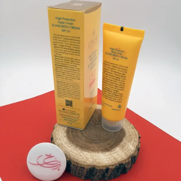کرم ضد آفتاب بی‌رنگ سینره SPF 50 پوست چرب و جوشدار 50 میل