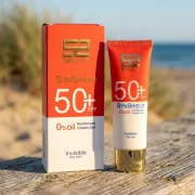 ضدآفتاب SPF50+ ساین اسکین فاقد چربی بی رنگ 50 گرمی