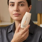 کرم ضدآفتاب SPF 50 رنگی ژیناژن کد 02 پوست چرب و مختلط 50 میلی لیتری